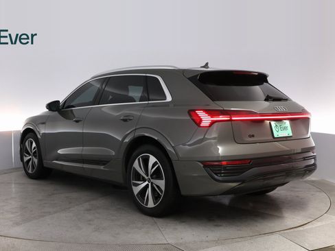 Used 2024 Audi Q8 e-tron Premium Plus w/ Premium Plus Package image 14
