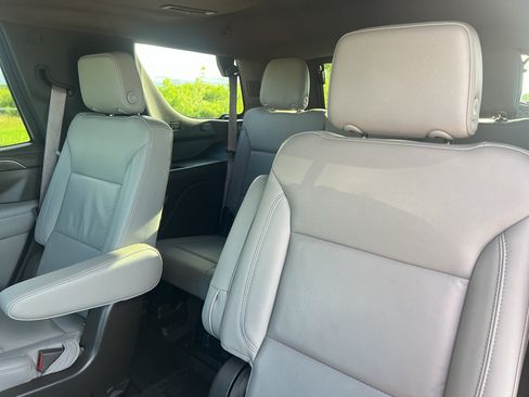 Used 2022 Chevrolet Tahoe LT w/ Luxury Package AWD/4WD image 36