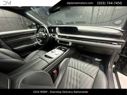 Used 2025 Genesis G90 3.5T AWD/4WD image 18
