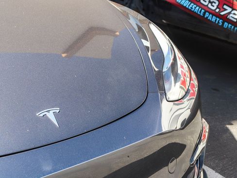 Used 2022 Tesla Model Y Performance image 6