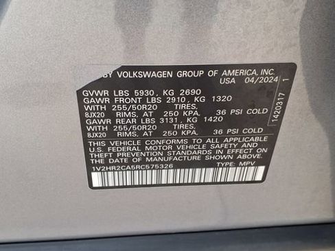Used 2024 Volkswagen Atlas SE image 36