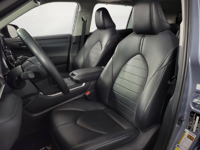 Used 2021 Toyota Highlander XLE FWD image 14