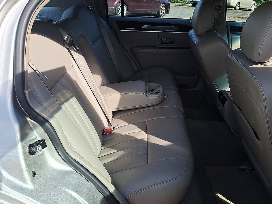 Used 2007 Lincoln Town Car Signature RWD image 20