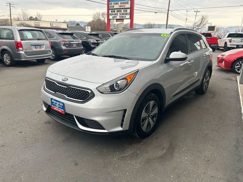 Used 2019 Kia Niro LX image 30
