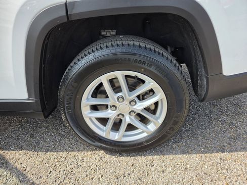 Used 2023 Jeep Grand Cherokee L Laredo RWD image 26