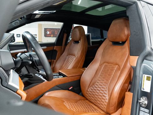 Used 2019 Lamborghini Urus image 12