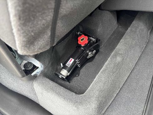 Used 2025 GMC Sierra 1500 Elevation image 30