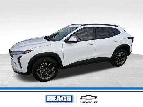 Used 2025 Chevrolet Trax LT w/ LT Convenience Package image 1