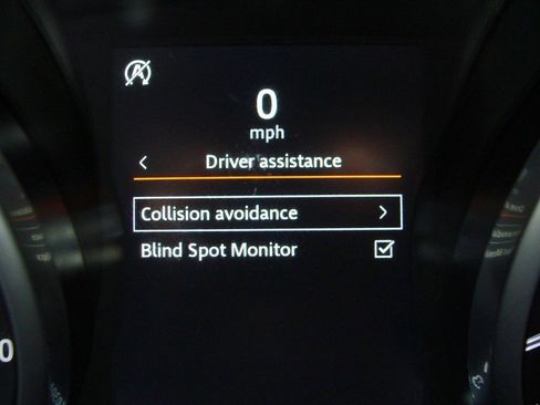 Used 2018 Land Rover Discovery Sport SE image 21