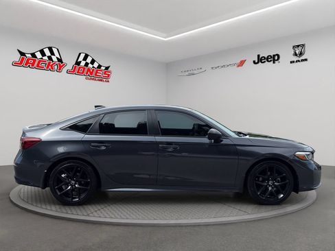 Used 2025 Honda Civic Sport image 12