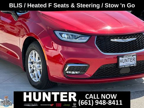 Used 2024 Chrysler Pacifica Touring-L FWD image 40