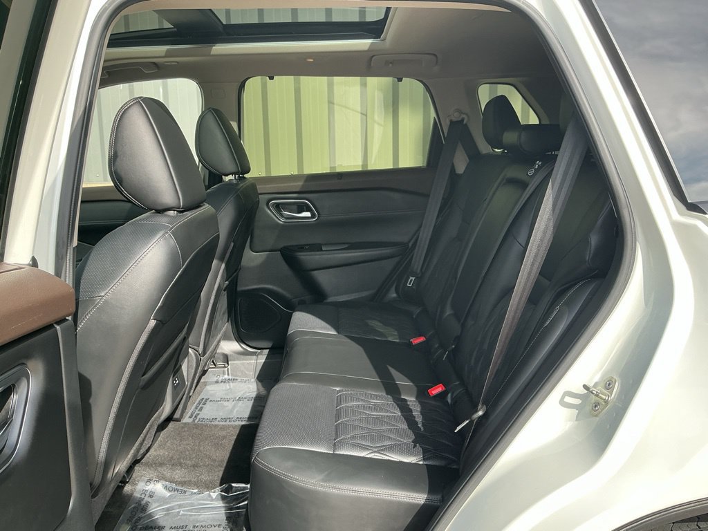 Used 2023 Nissan Rogue Platinum AWD/4WD image 17