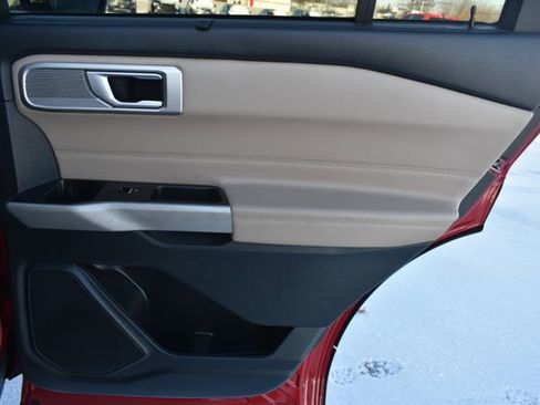 Used 2023 Ford Explorer Limited image 44