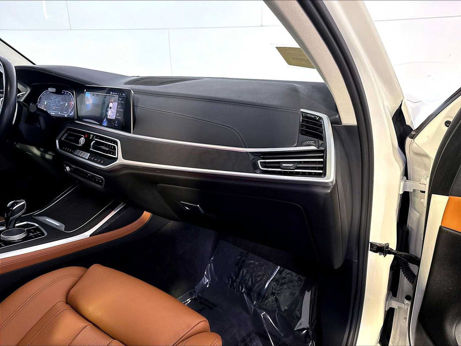 Used 2022 BMW X7 xDrive40i w/ Premium Package AWD/4WD image 22