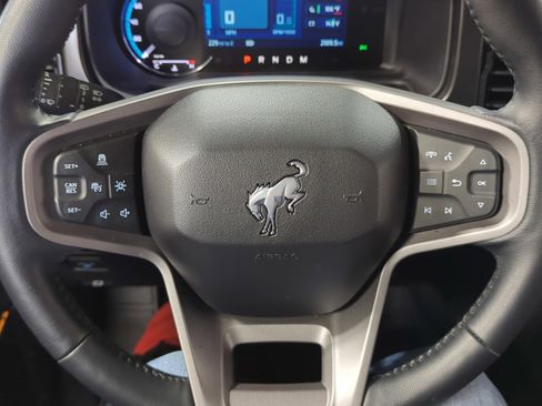 Used 2023 Ford Bronco Badlands image 24