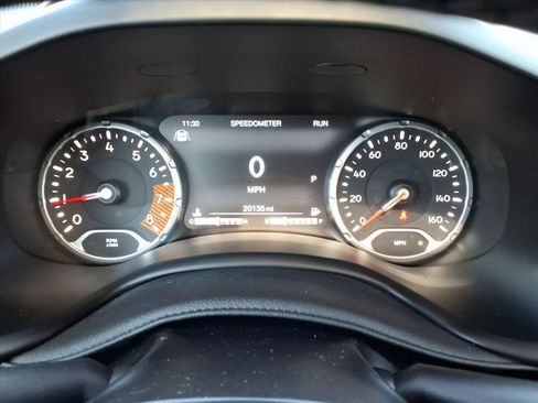 Used 2022 Jeep Renegade Latitude w/ Sun/Sound Group image 21