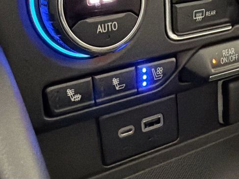 Used 2023 Chevrolet Tahoe Premier image 21