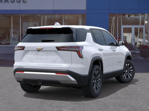 New 2026 Chevrolet Equinox LT w/ Convenience Package II FWD image 4