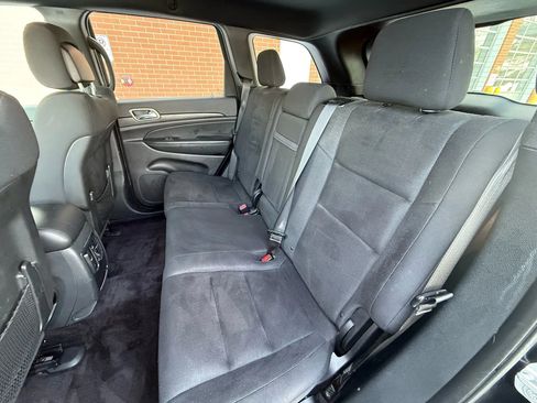 Used 2017 Jeep Grand Cherokee Laredo w/ Quick Order Package 23E image 20