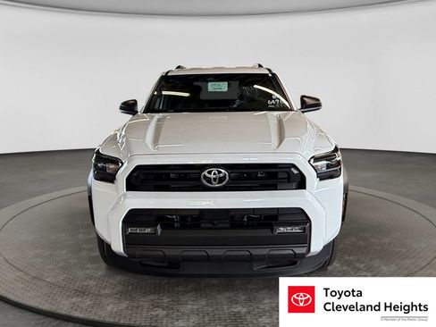 New 2026 Toyota 4Runner SR5 AWD/4WD image 2