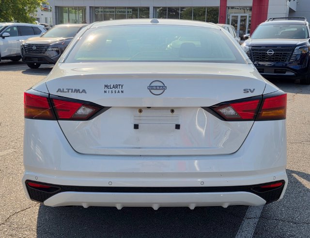 Used 2024 Nissan Altima 2.5 SV FWD image 6
