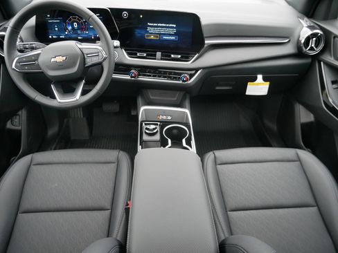 New 2026 Chevrolet Equinox LT w/ Convenience Package II AWD/4WD image 6