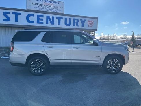 Used 2021 Chevrolet Tahoe Z71 w/ Z71 Off-Road Package AWD/4WD image 16
