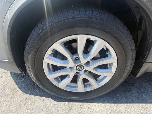 Used 2017 Nissan Rogue SV AWD/4WD image 31