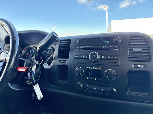 Used 2010 Chevrolet Silverado 1500 LT w/ Power Pack Plus image 15