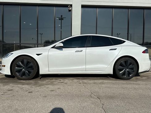 Used 2021 Tesla Model S Plaid image 5
