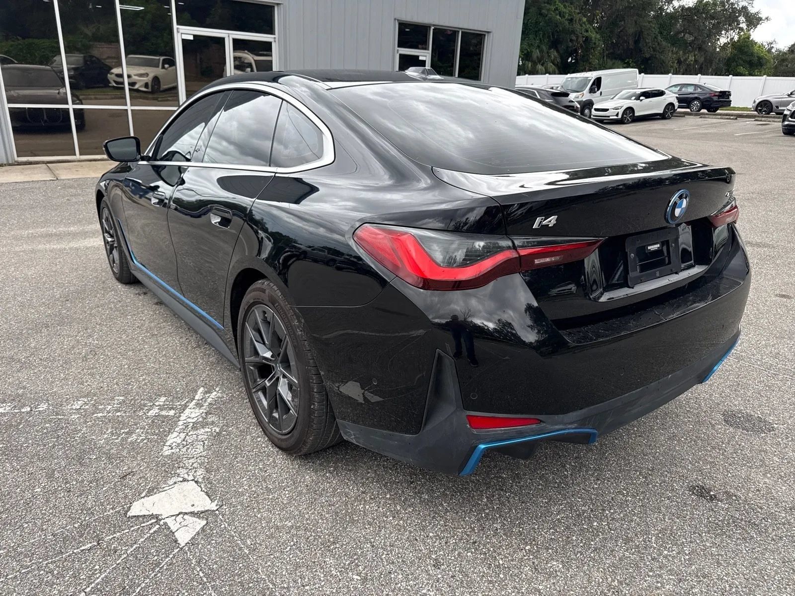 Used 2023 BMW i4 eDrive35 RWD image 11