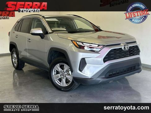 Used 2025 Toyota RAV4 XLE AWD/4WD image 1