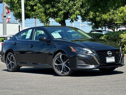 Certified 2024 Nissan Altima 2.5 SR FWD image 2