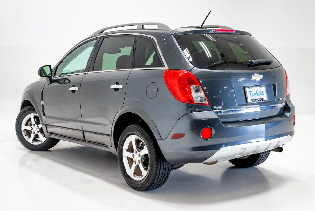 Used 2013 Chevrolet Captiva Sport LT FWD image 3