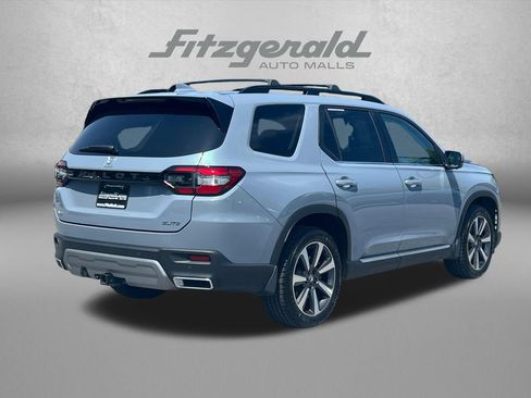 Used 2023 Honda Pilot Elite image 7