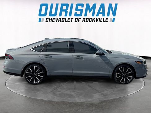 Used 2024 Honda Accord Touring image 7