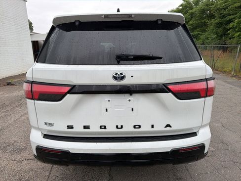 Used 2023 Toyota Sequoia Platinum AWD/4WD image 3