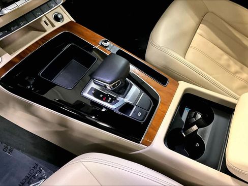 Used 2023 Audi Q5 2.0T Premium w/ Convenience Package image 16