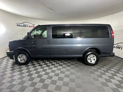 Used 2017 Chevrolet Express 2500 LS RWD image 3