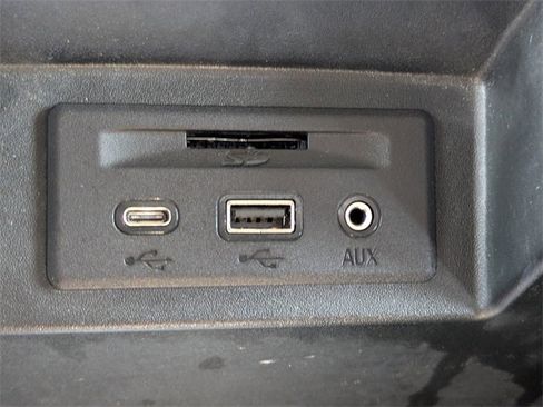 Used 2020 Chevrolet Silverado 1500 RST image 28