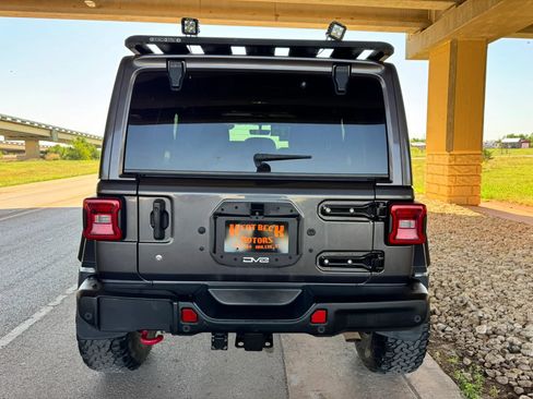 Used 2018 Jeep Wrangler Unlimited Rubicon AWD/4WD image 4