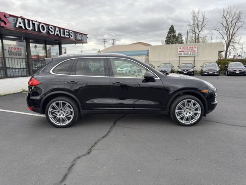 Used 2014 Porsche Cayenne S AWD/4WD image 2