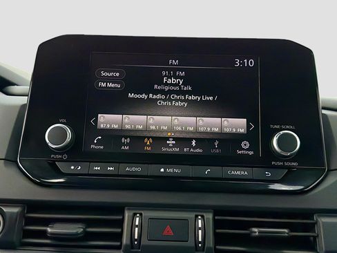 Used 2023 Nissan Pathfinder S FWD image 29
