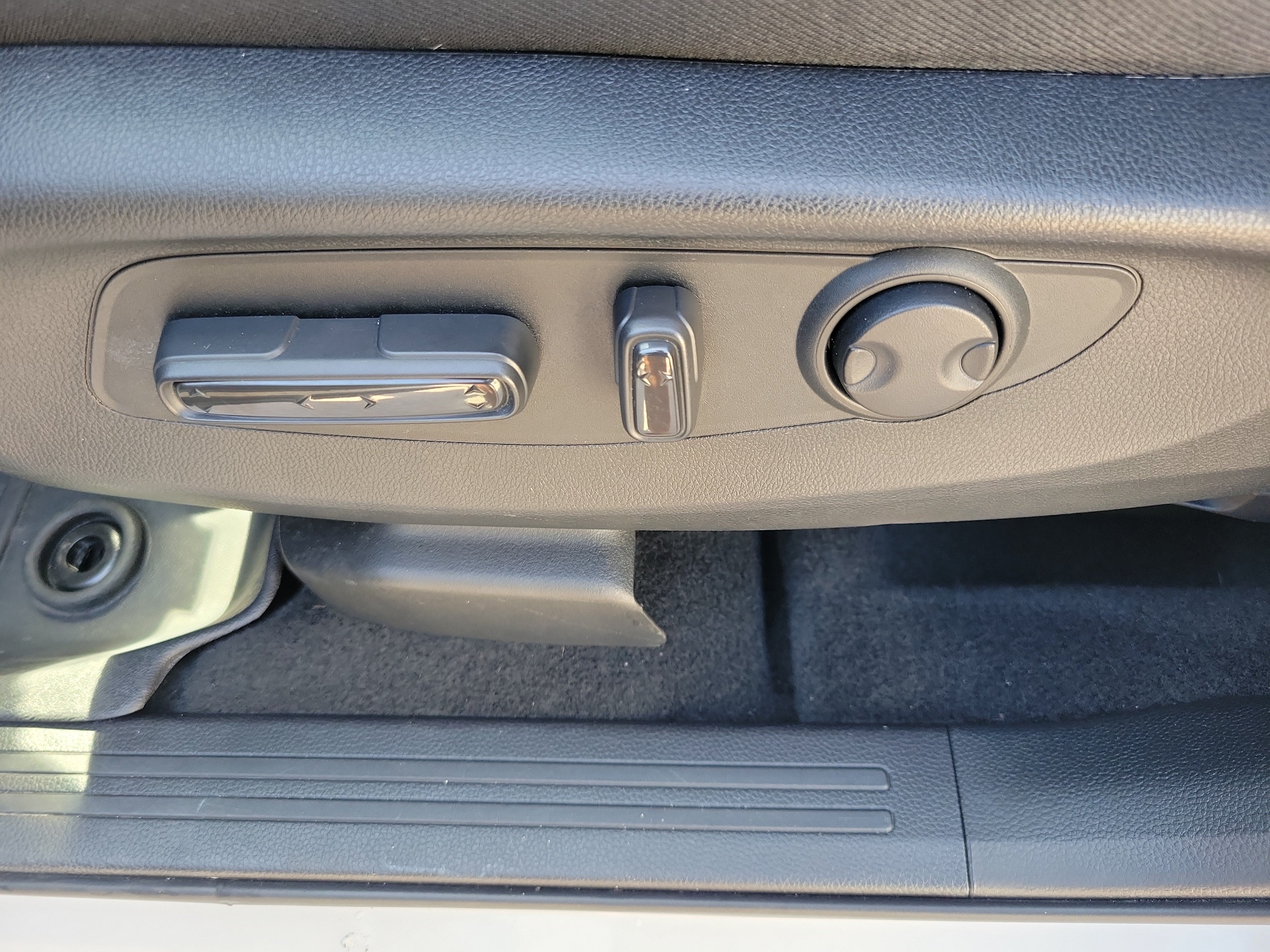 Certified 2025 Honda CR-V EX image 28
