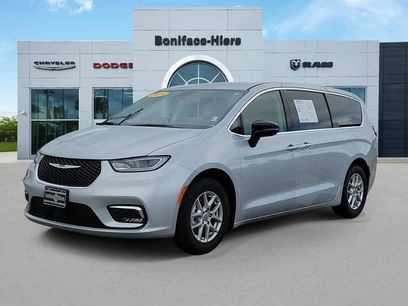 Used 2024 Chrysler Pacifica Touring-L