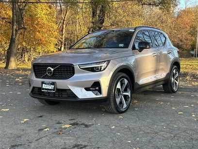 New 2026 Volvo XC40 B5 Plus w/ Protection Package Premier