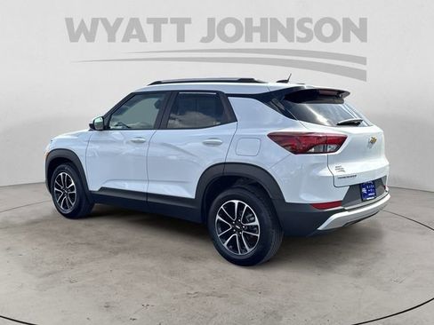 Used 2025 Chevrolet TrailBlazer LT image 3