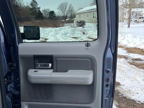 Used 2006 Ford F150 XLT image 24