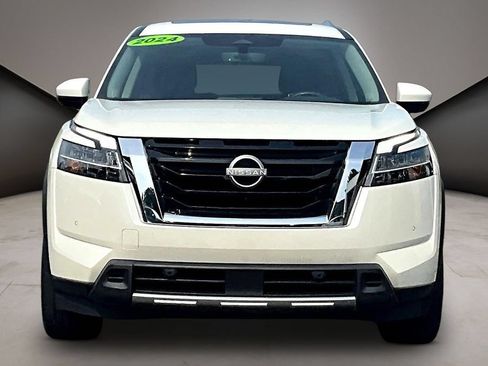 Used 2024 Nissan Pathfinder SL w/ SL Premium Package AWD/4WD image 2