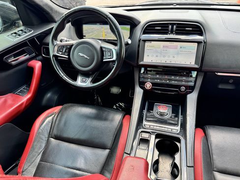 Used 2019 Jaguar F-PACE S image 16